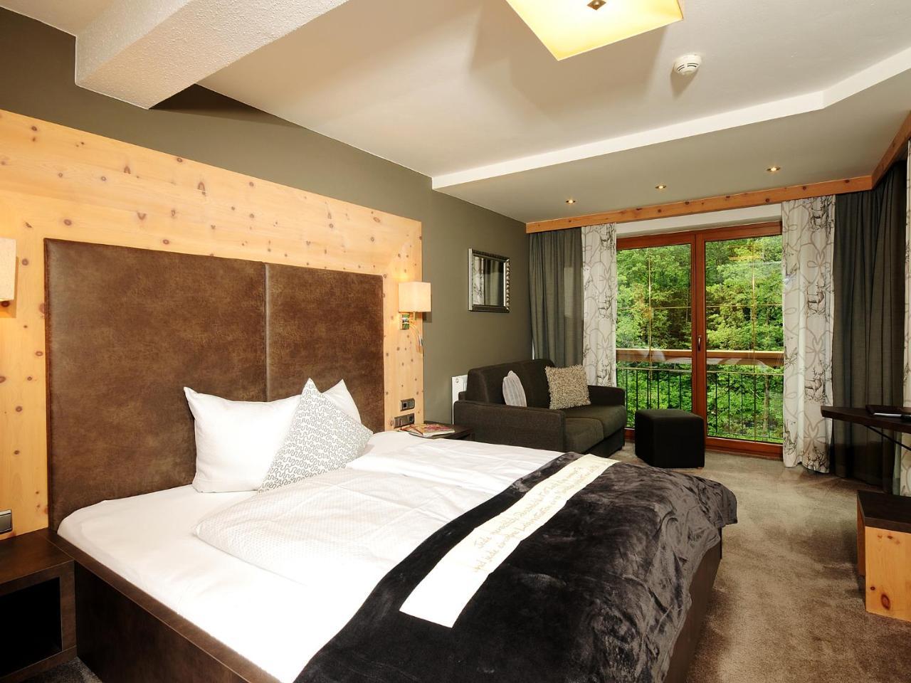 Hotel Burgschrofn Tux Extérieur photo
